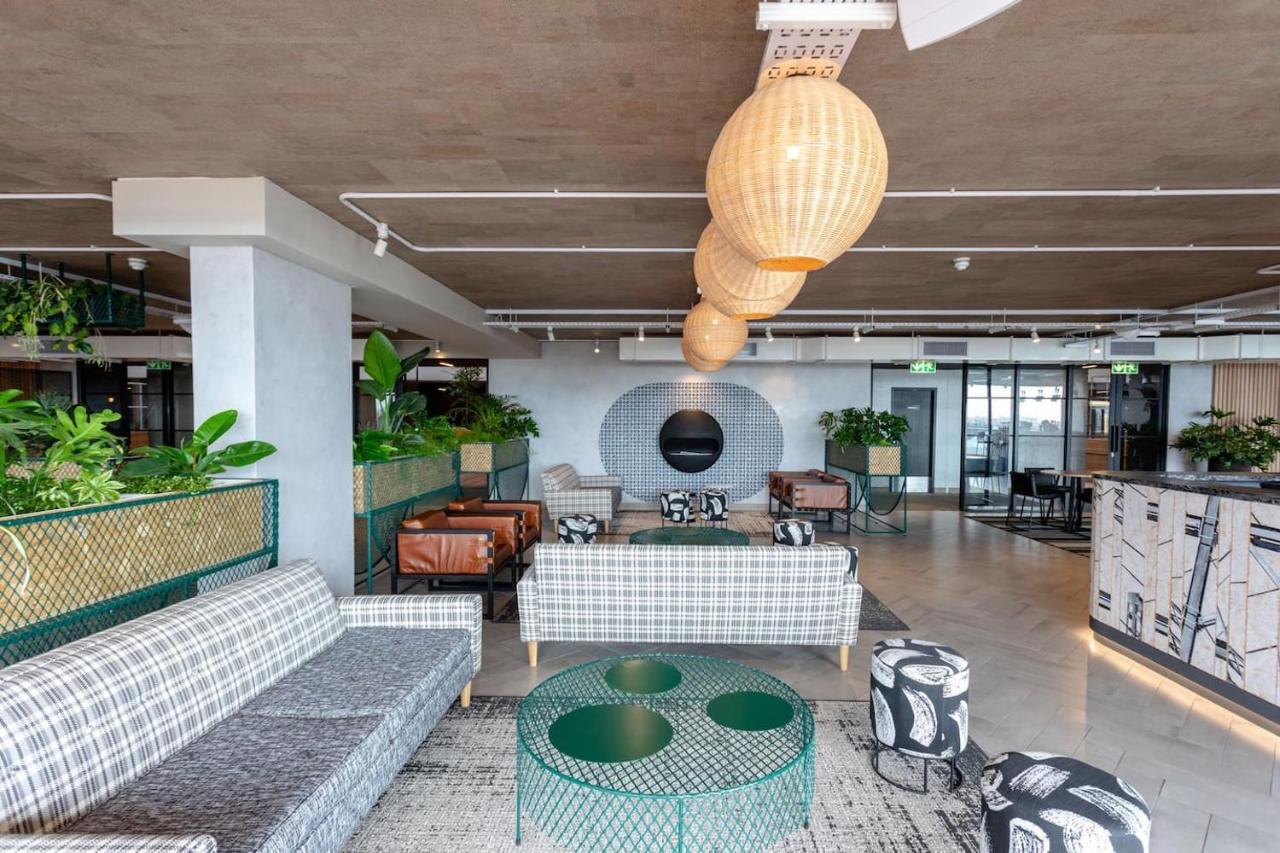 شقة Brand New Penthouse With Waterfront Views كيب تاون المظهر الخارجي الصورة